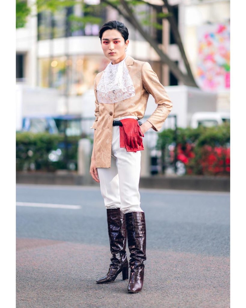 21-year-old Japanese model Minori (@__stylescrapbook) on the street in Harajuku....