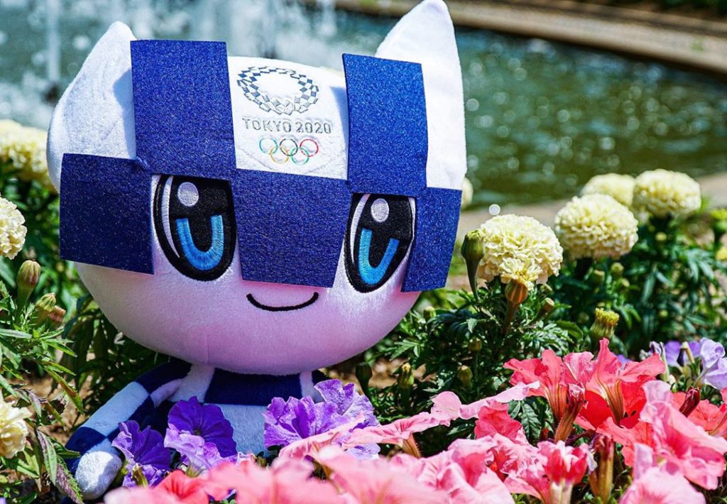 Spring has sprung in Tokyo! 
To enjoy the spring sunshine, #Miraitowa and #Som...