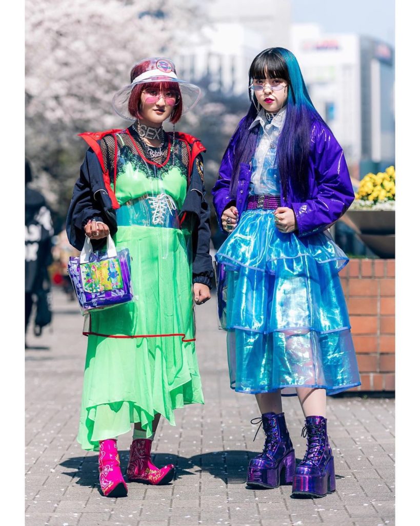 18-year-old Japanese fashion students Erina (@mmpoteto4745) and Bien (@beepastel...