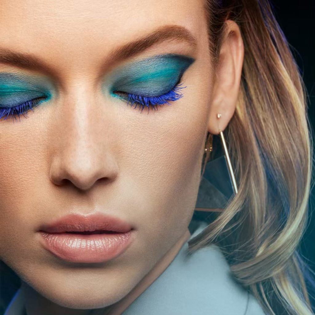 Let your eyes do all the talking. Recreate this graphic lid look by EMEA Color A...