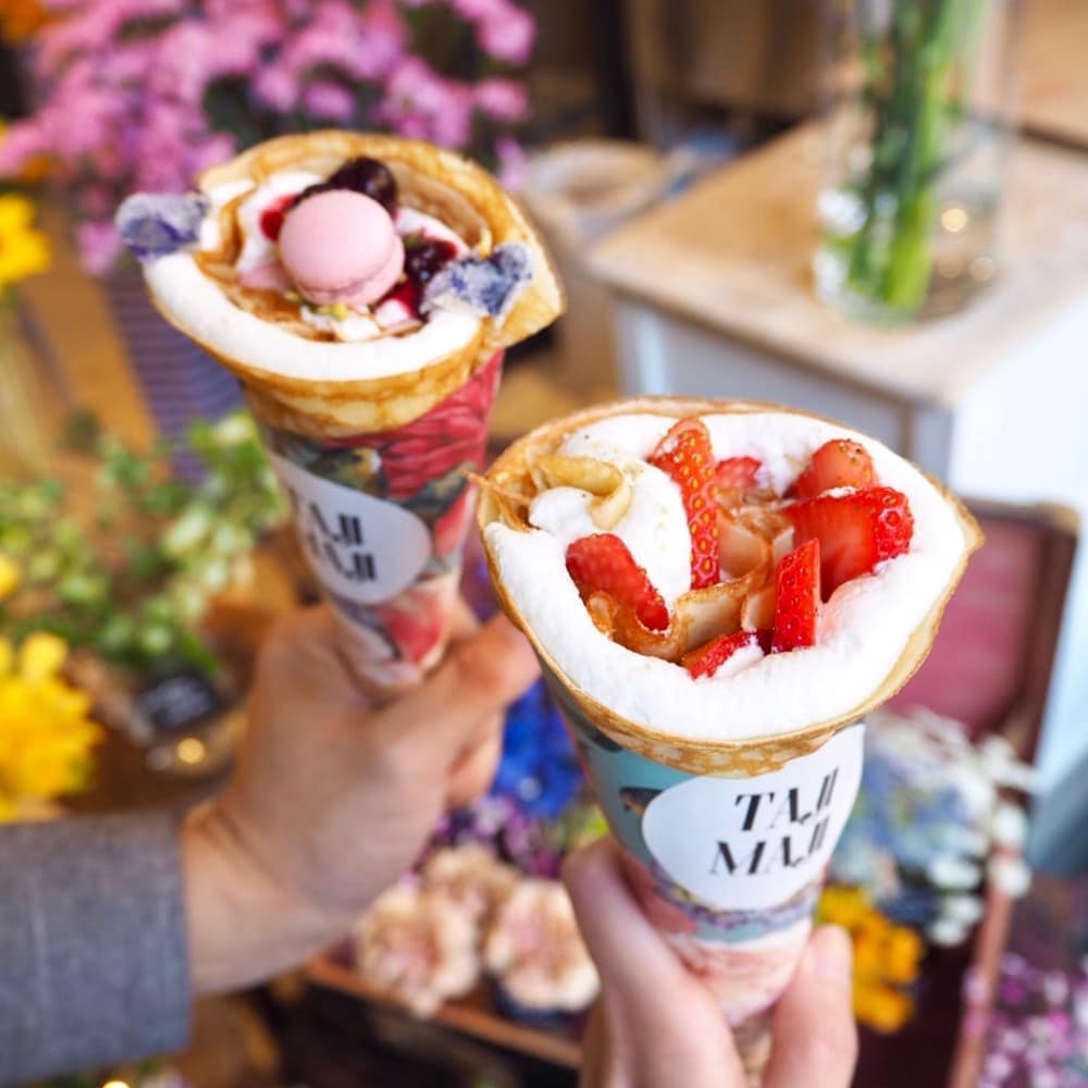 Visit Japan: The weather heating up can mean only one thing! Summery fruit and cream filled c… The weather heating up can mean only one thing! Summery fruit and cream filled c...