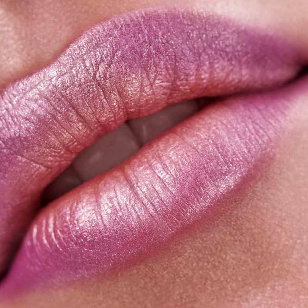 SHISEIDO: Create the illusion of fuller lips with this spotlight stealing trick from North… Create the illusion of fuller lips with this spotlight stealing trick from North...