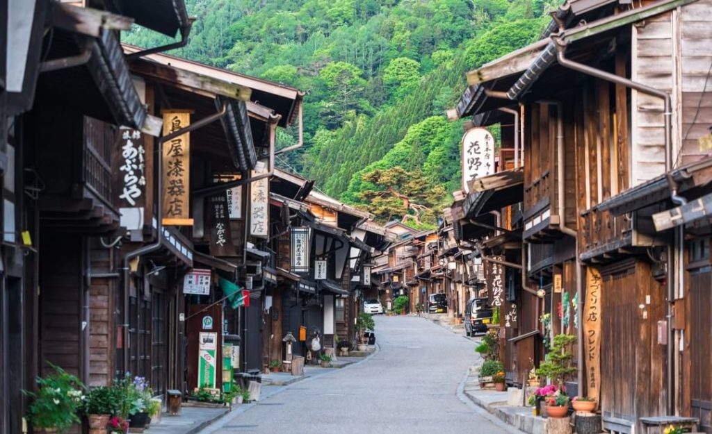 Visit Japan: Fancy a hike? Narai-juku is just one of the pretty postal towns on the ancient N… Fancy a hike? Narai-juku is just one of the pretty postal towns on the ancient N...
