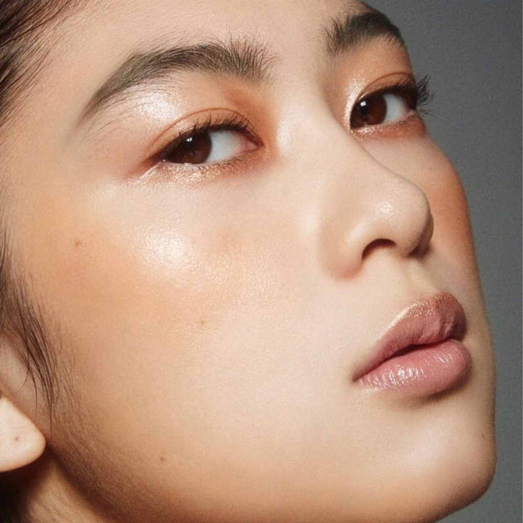 Radiant, sun-kissed skin starts with Aura Dew. Recreate this monochrome look by ...