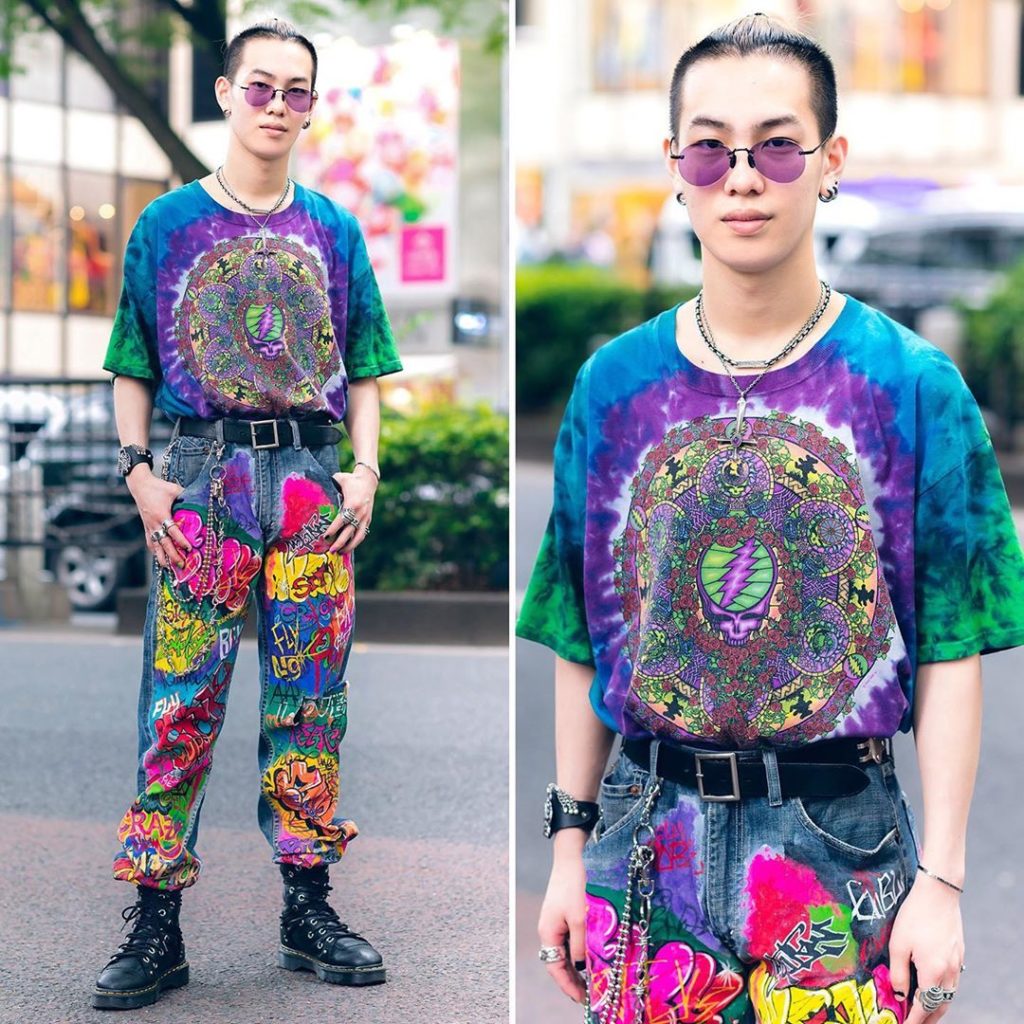 20-year-old Japanese student Achiha (@kuso_murasaki) on the street in Harajuku w...