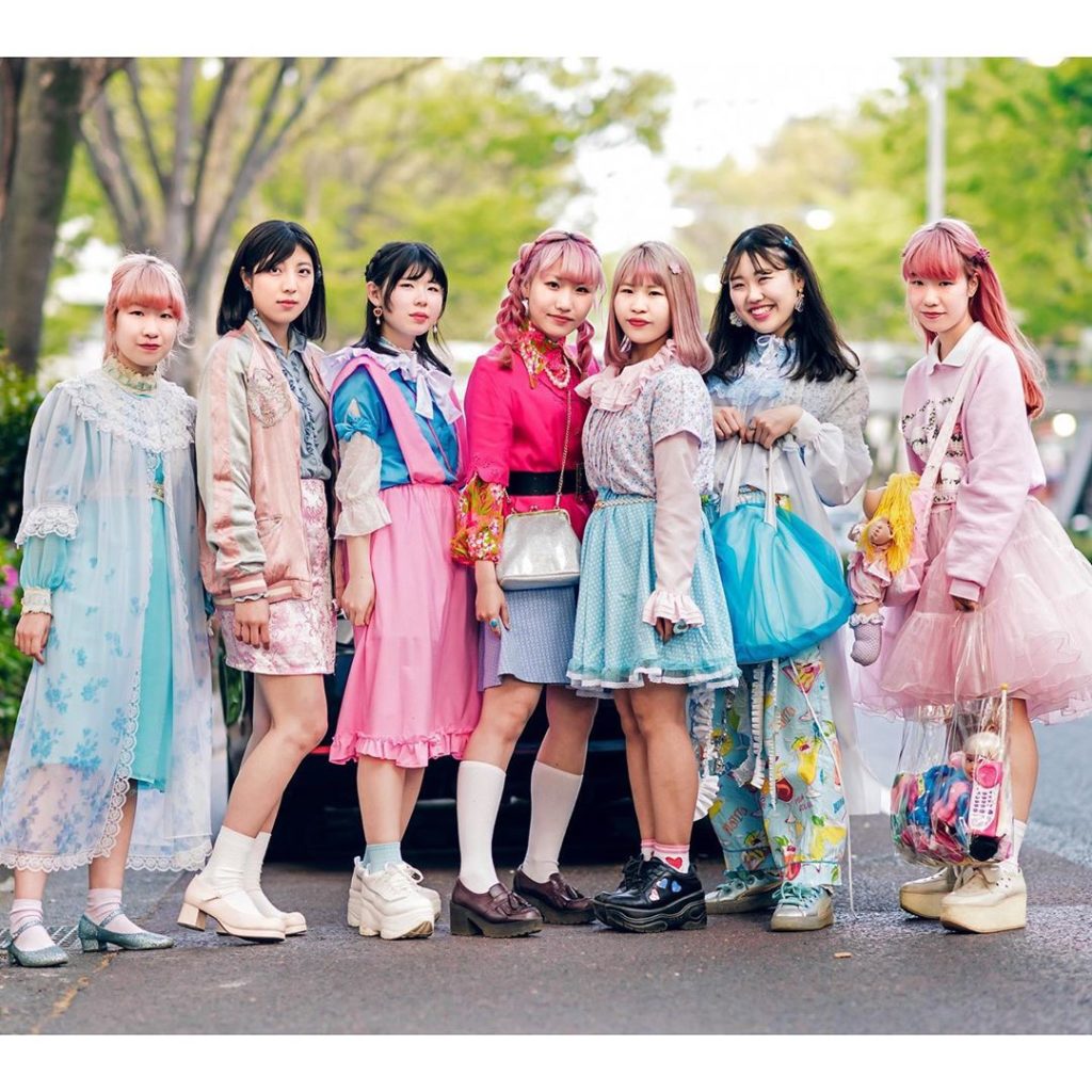 Japanese teens Ayane (@ayane_ide), Uchuuzin (@uchuu2in), Cheri (@cherimi_o), Rir...
