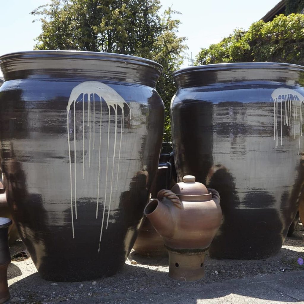 Visit Japan: Otani pottery comes from the city of Naruto located in Tokushima Prefecture on t… Otani pottery comes from the city of Naruto located in Tokushima Prefecture on t...