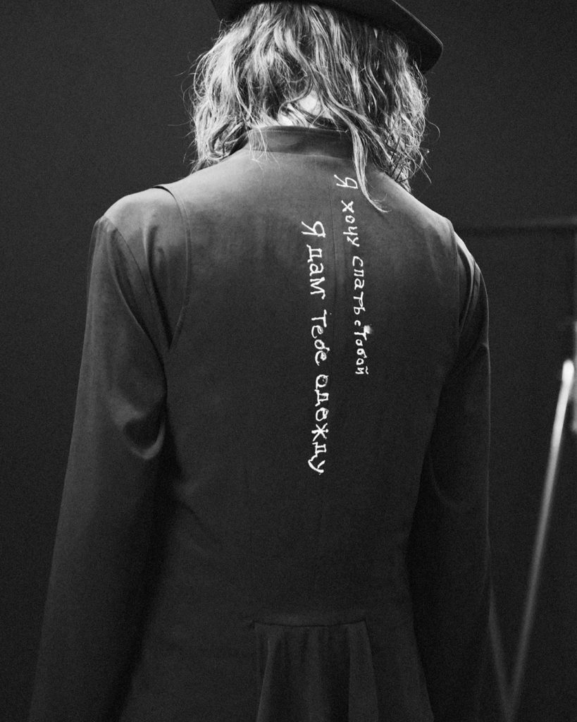 Backstage - Yohji Yamamoto Homme SS20 
Photo by @elise_toide 
#YohjiYamamoto #SS...