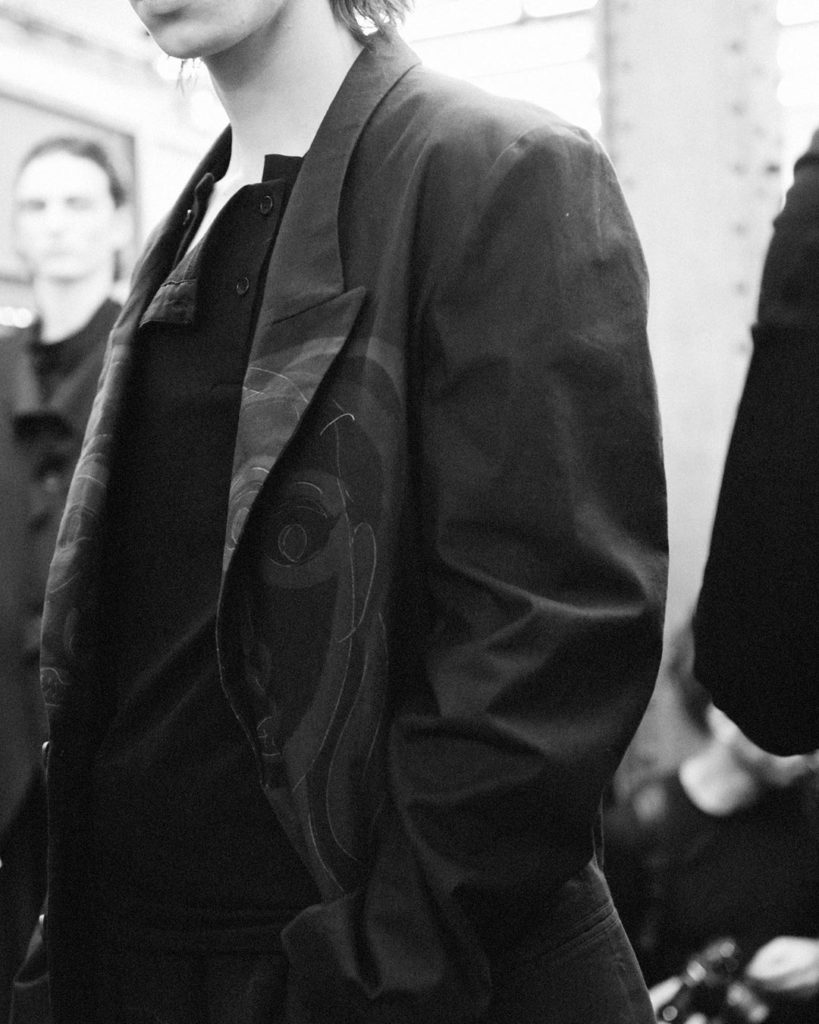 Backstage - Yohji Yamamoto Homme SS20 
Photo by @elise_toide 
#YohjiYamamoto #SS...
