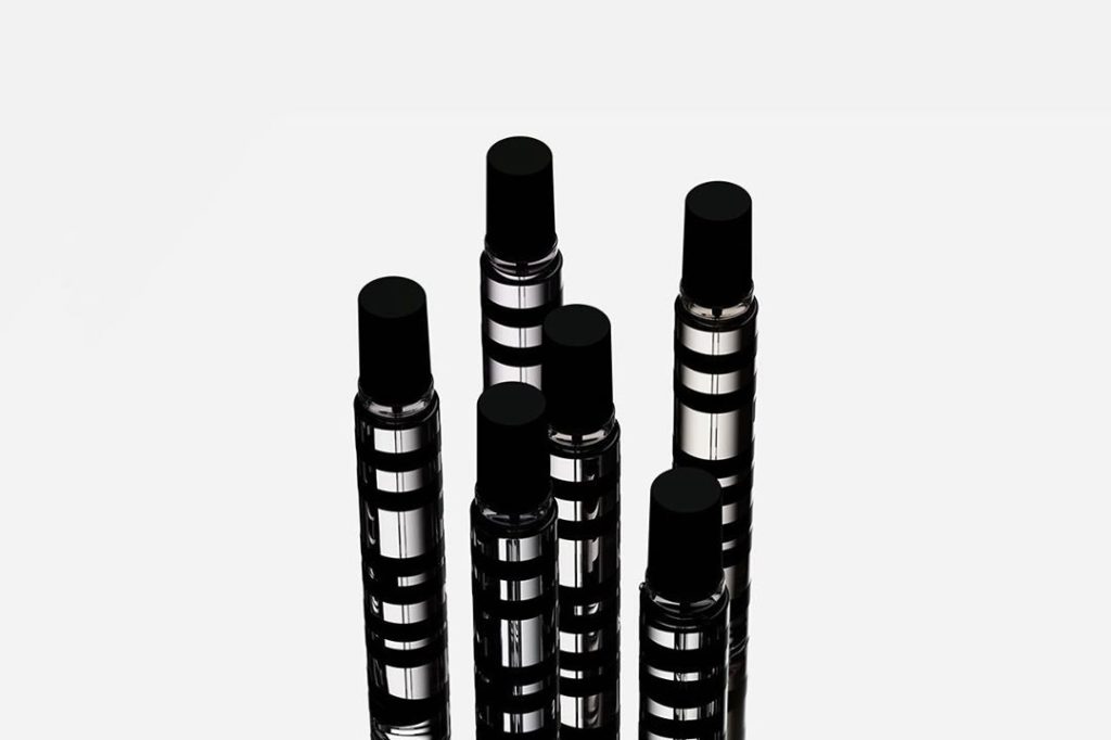 Yohji Yamamoto: @yohjiyamamotoparfums launches a niche collection of 6 fragrances.
Every perfum… @yohjiyamamotoparfums launches a niche collection of 6 fragrances.
Every perfum...