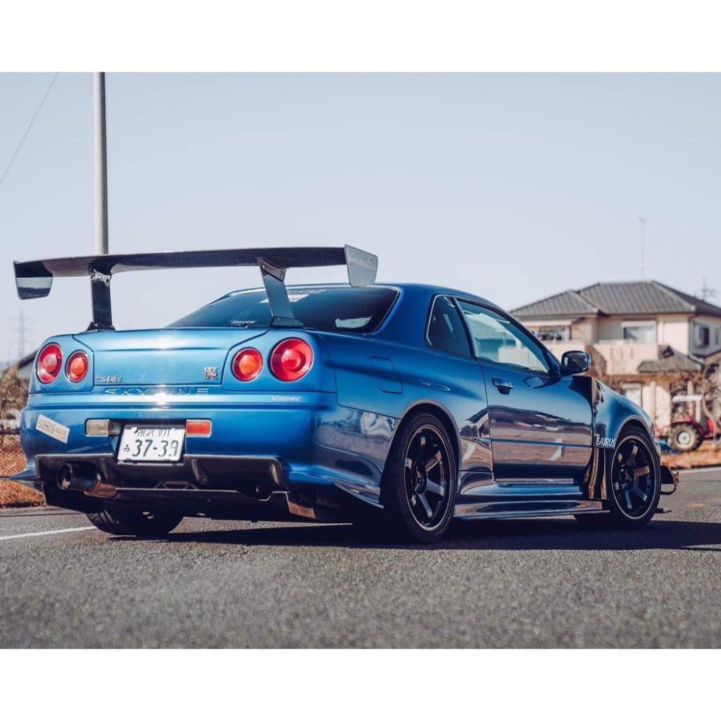 Just your average sized wing! 
Photo  @thespeedhunters .
.
.
.
Follow the Crew:
...