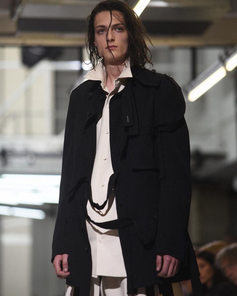 Yohji Yamamoto Homme SS20 
Photo by @elise_toide 
#YohjiYamamoto #SS2020 #Menswe...