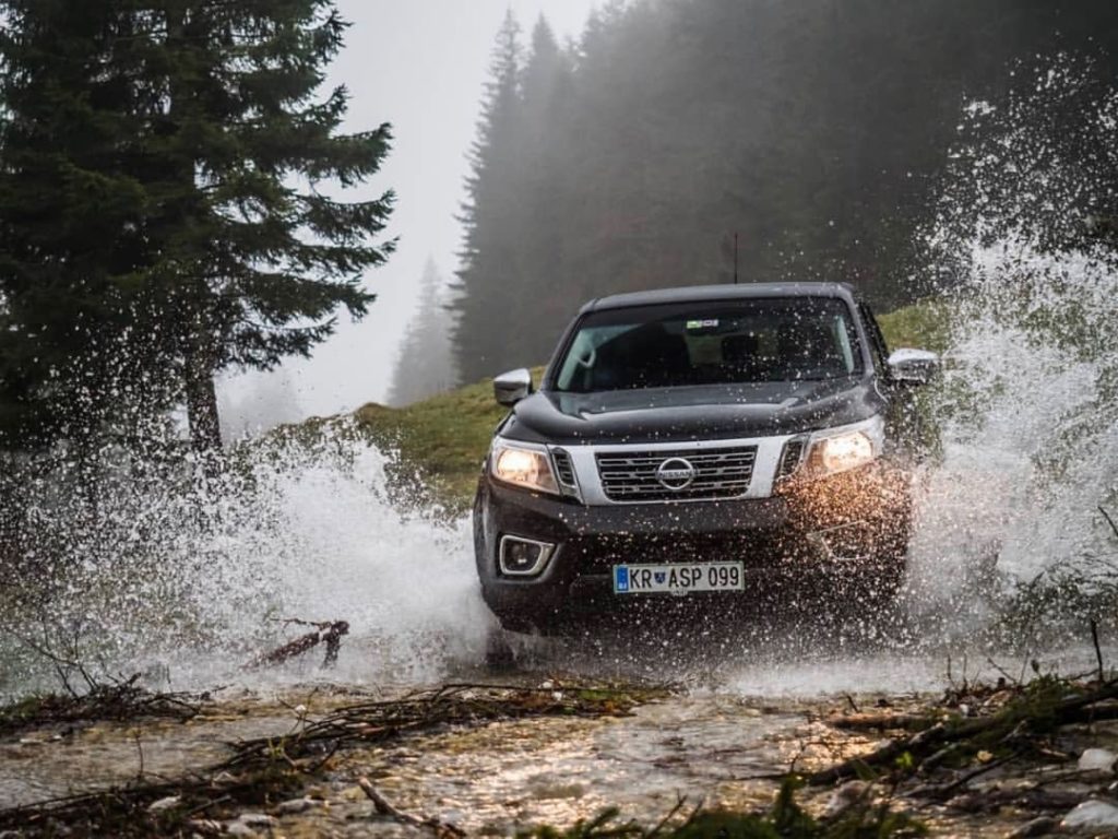 Free car wash. #NissanNavara #Nissan #Navara : @jan_gregorin...