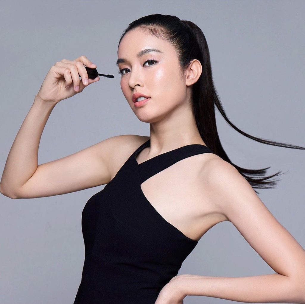 Master the art of major lashes with ControlledChaos MascaraInk in Black Pulse. T...