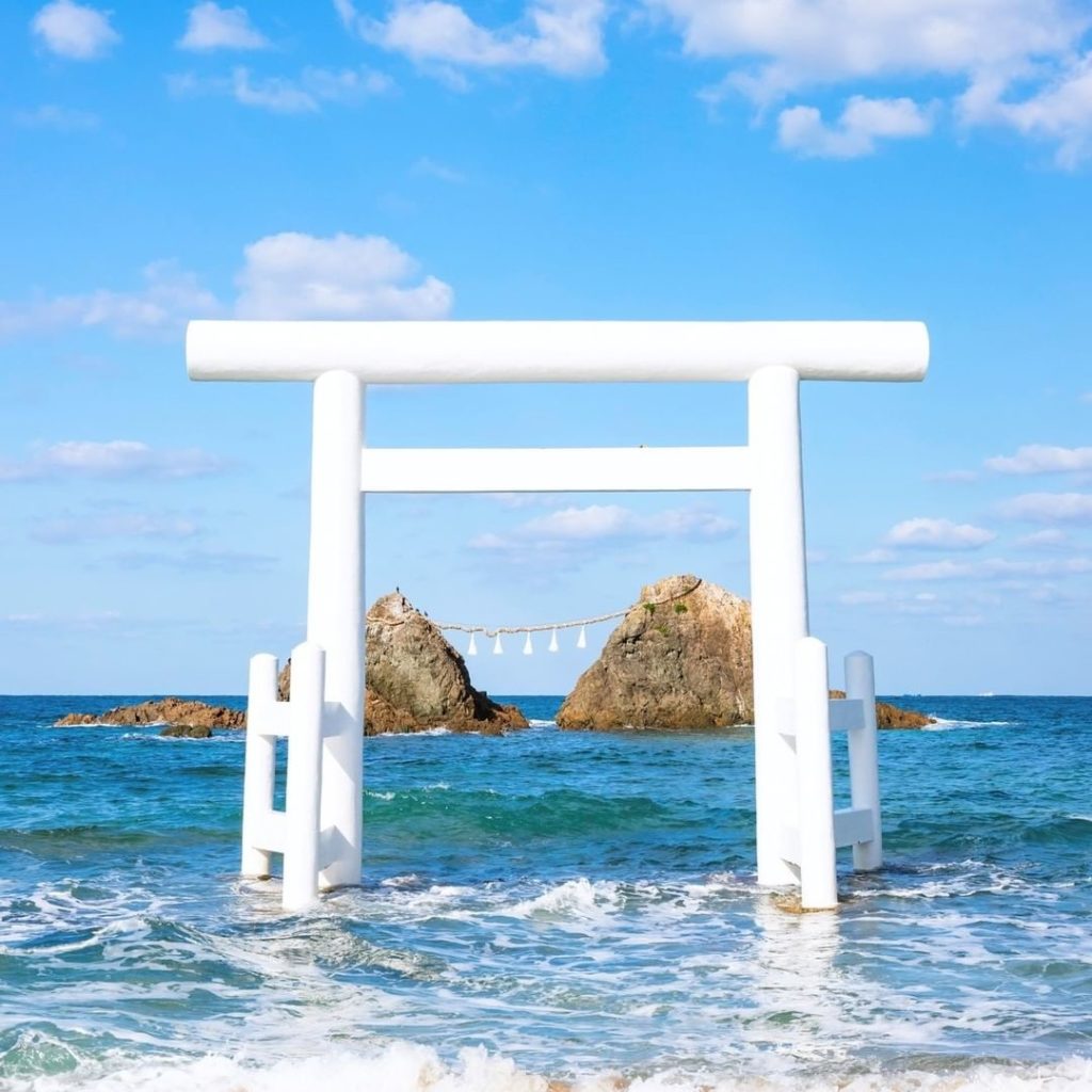 Japan has lots of beautiful beaches, but this one in Itoshima is extra special! ...