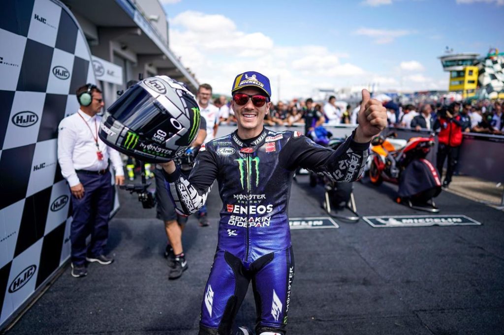 Big smiles from @maverick12official and his crew in Parc Fermé at the @sachsenri...