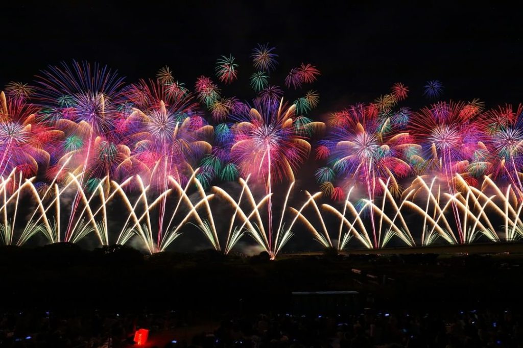 Visit Japan: Held on August 2nd and 3rd, the yearly fireworks festival in Nagaoka (Niigata Pr… Held on August 2nd and 3rd, the yearly fireworks festival in Nagaoka (Niigata Pr...