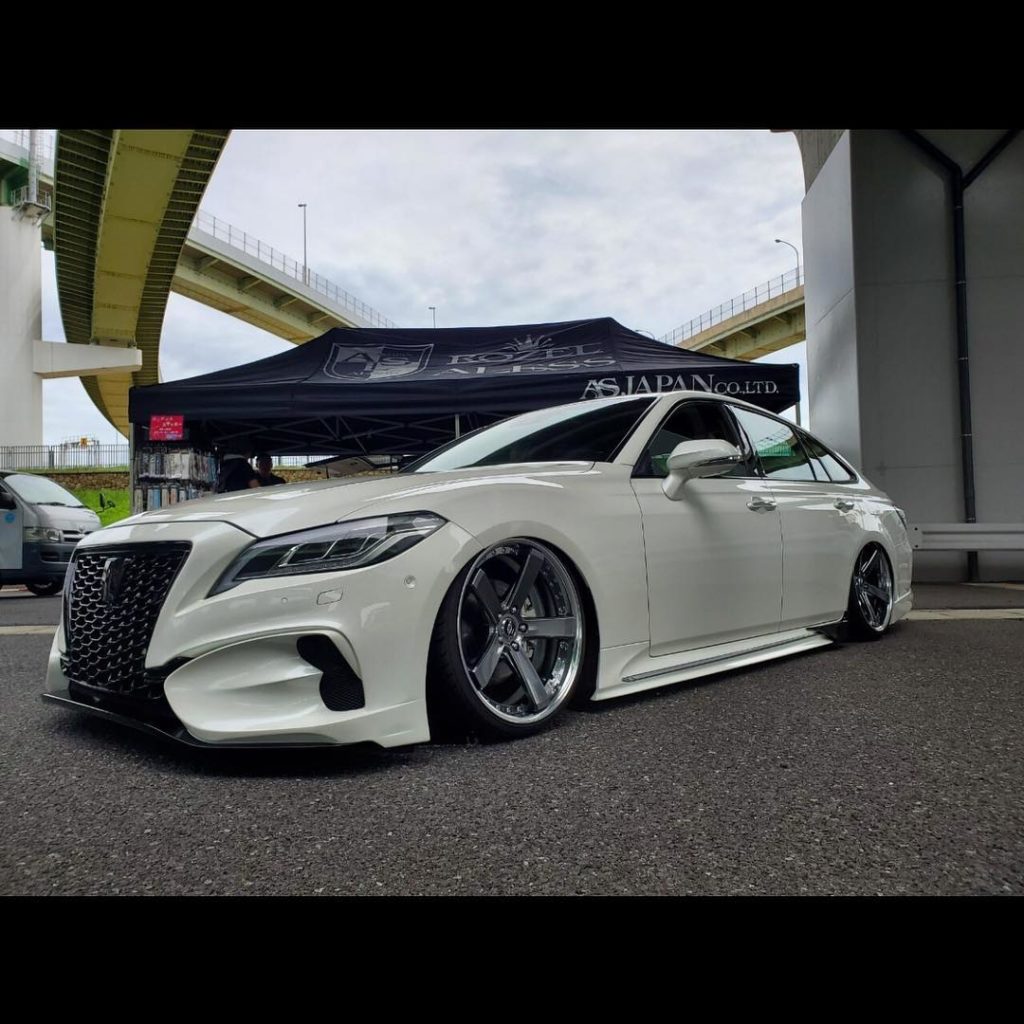 CROWN Meeting
220 CROWN

@aless_group 
@vipstyle_car_magazine...
