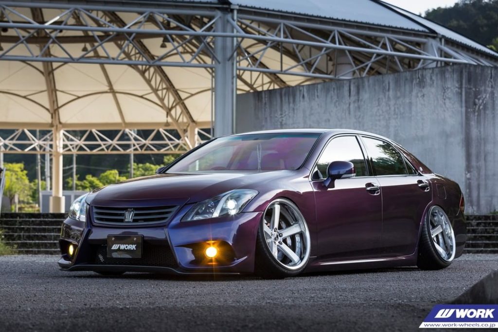 @aless_group Toyota Crown on NEW WORK Zeast BST2 #artofwheel #zeast #bst2...
