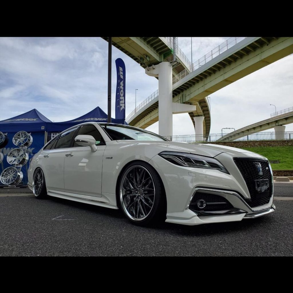 CROWN Meeting
220 CROWN

@carrelax114510 
@vacances114510 
@vipstyle_car_magazin...