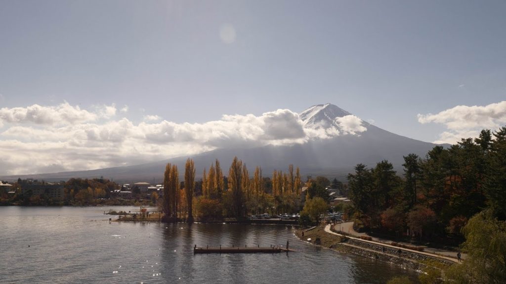 【4K】Mt. Fuji - Walking from Kawaguchiko station to the lake