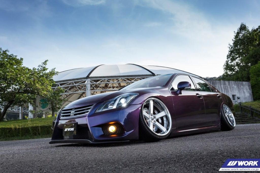 @aless_group Toyota Crown on NEW WORK Zeast BST2 #artofwheel #zeast #bst2...