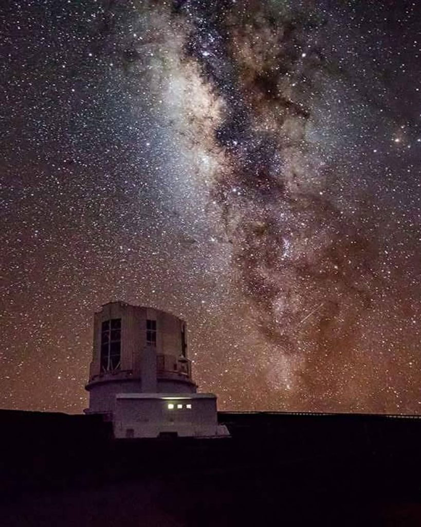 Japan Airline: .
The Subaru Telescope quietly observes the universe from the summit of Mauna Ke… .
The Subaru Telescope quietly observes the universe from the summit of Mauna Ke...