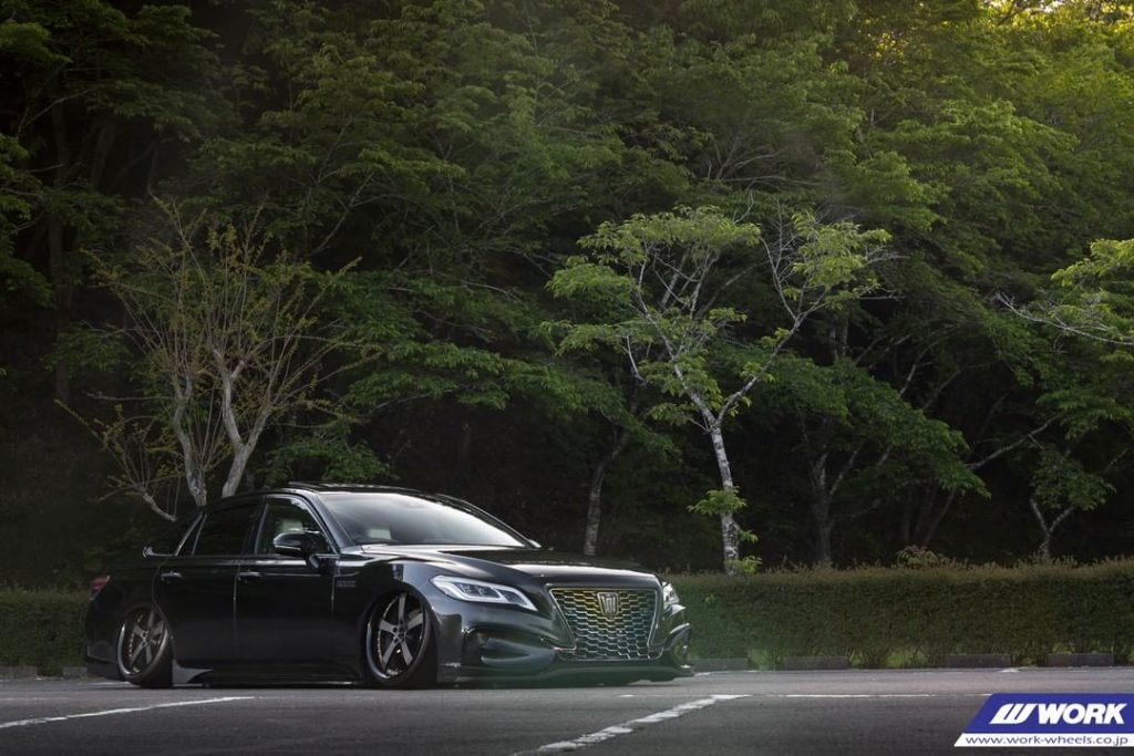 @aless_group Toyota Crown on WORK Equip E05 #artofwheel #equip #e05...