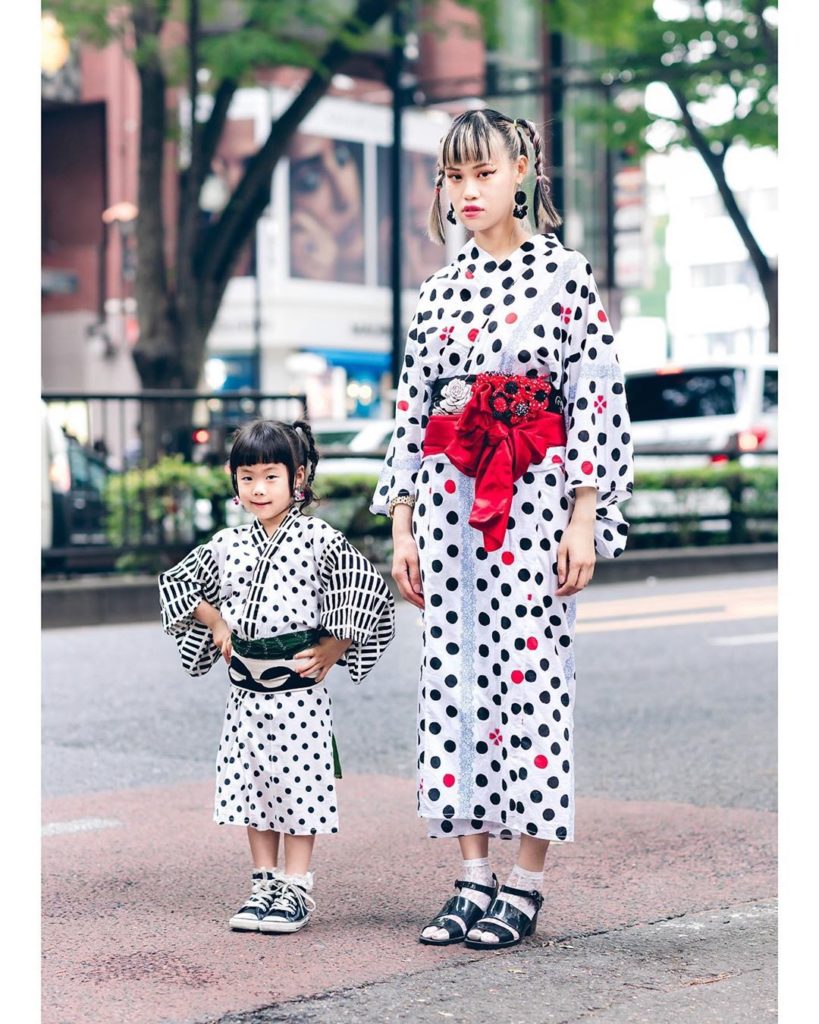 Tokyo-based jewelry designer Tsumire (@tsumire1224) and her 4-year-old daughter ...
