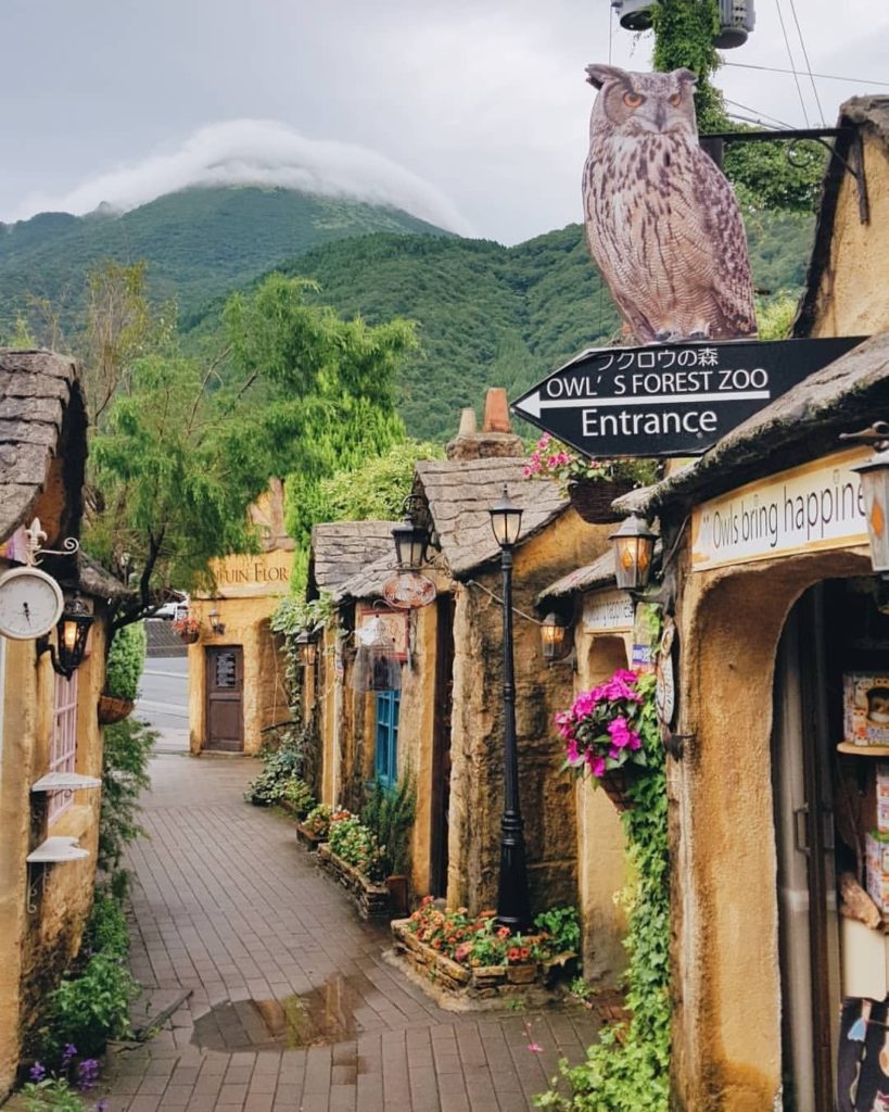 Japan Travel: Yufuin is a town in Oita Prefecture known for their natural onsen facilities, be… Yufuin is a town in Oita Prefecture known for their natural onsen facilities, be...