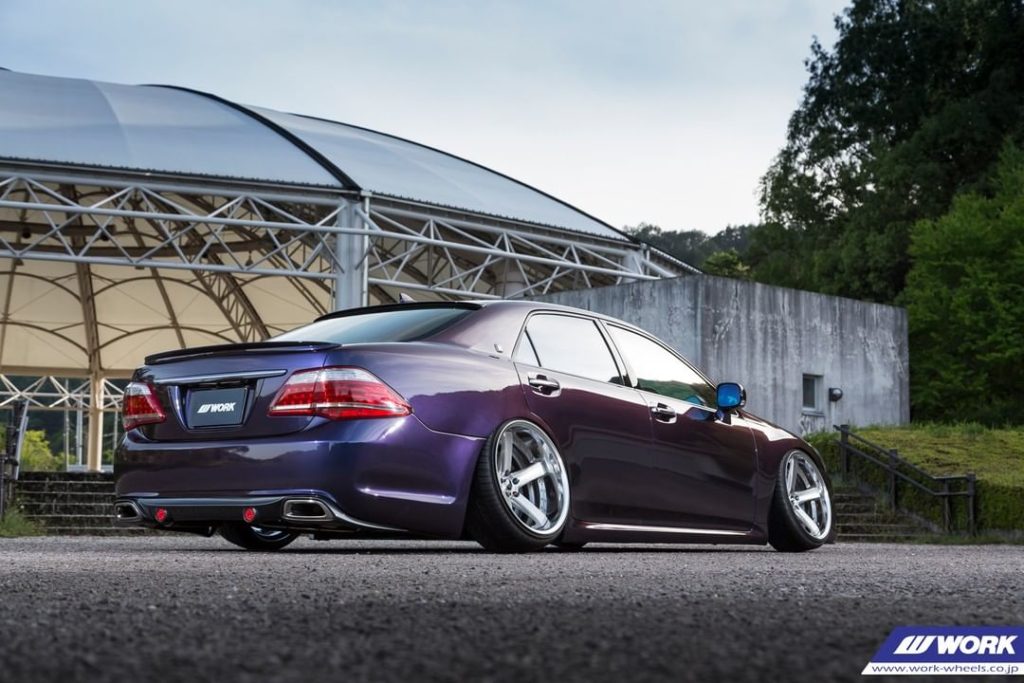 @aless_group Toyota Crown on NEW WORK Zeast BST2 #artofwheel #zeast #bst2...