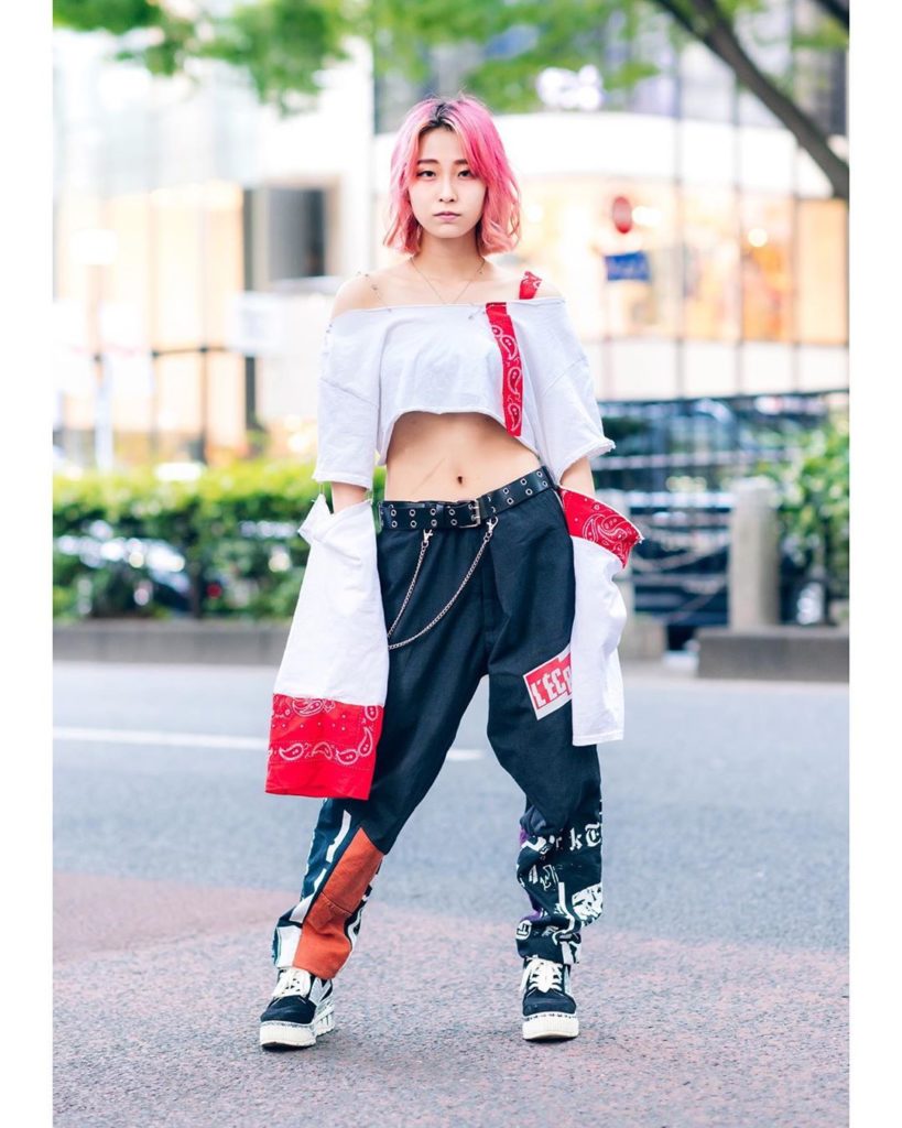 Pink-haired Chibisuke (@cbsk1327) on the street in Harajuku wearing a remake cro...