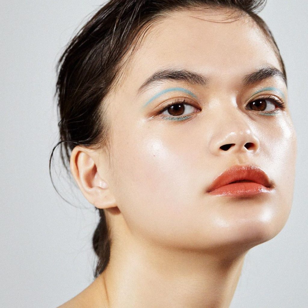 Make a splash this summer with sophisticated color. Kajal InkArtist delivers 12 ...