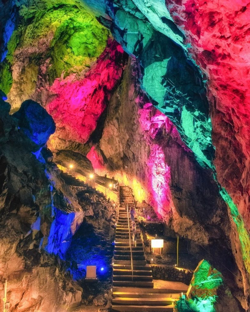 Can you believe these limestone caves are actually part of #Tokyo Prefecture? Th...