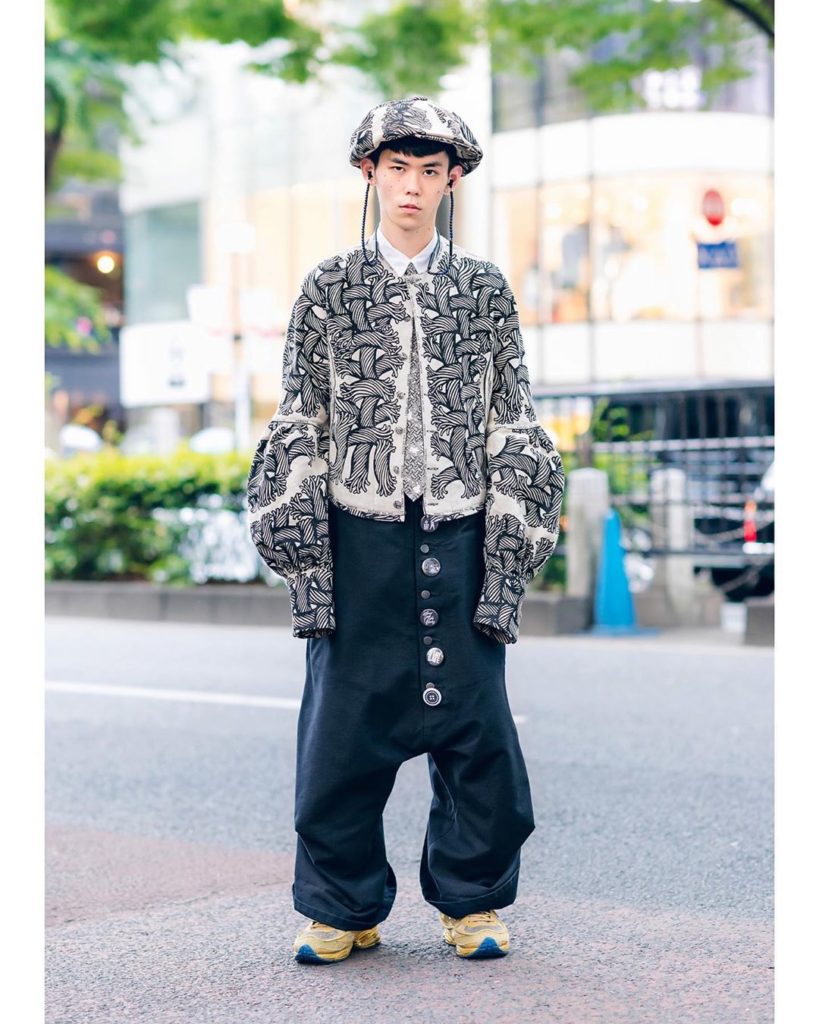 Tokyo Fashion: 20-year-old Japanese stylist Fumidon (@fumidondon1998) on the street in Harajuku… 20-year-old Japanese stylist Fumidon (@fumidondon1998) on the street in Harajuku...