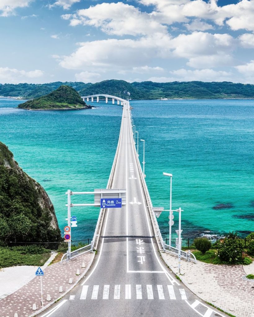 .
Surrounded by a world of emerald green in Yamaguchi Prefecture, driving across...