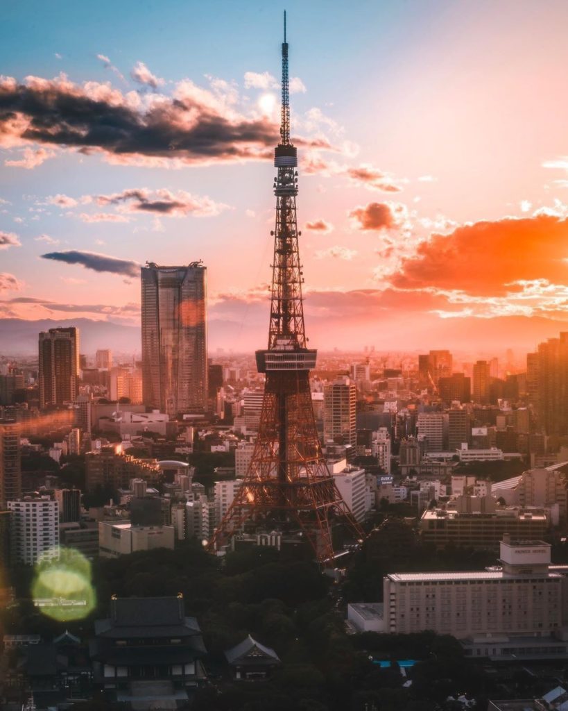 Tokyo Tower or Sky Tree? Which is your favorite tower in Japan's capital?  Thank...