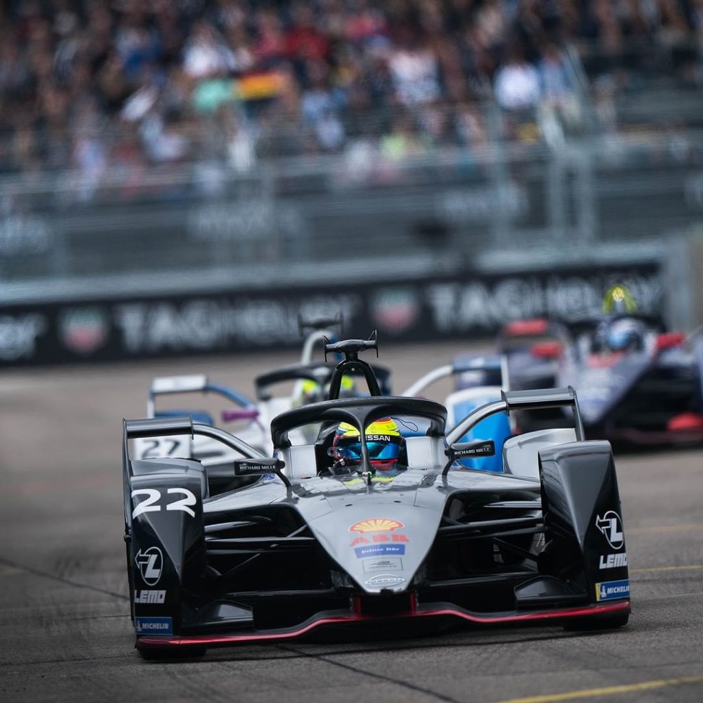 Morning commute, but make it electric.  #NissanFormulaE #FormulaE...