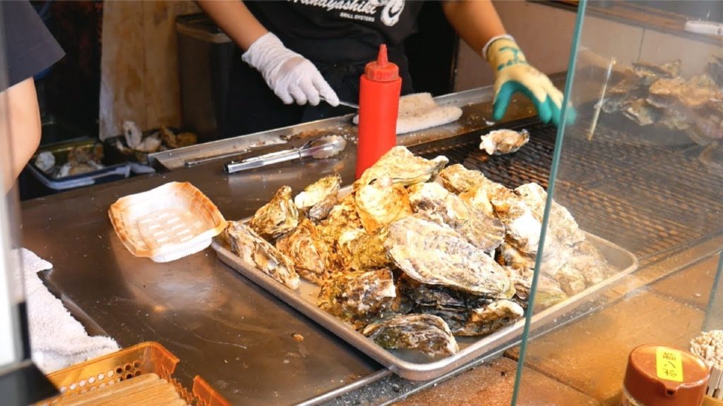 JAPANESE STREET FOOD - DELICIOUS food in HIROSHIMA, Miyajima Island, JAPAN