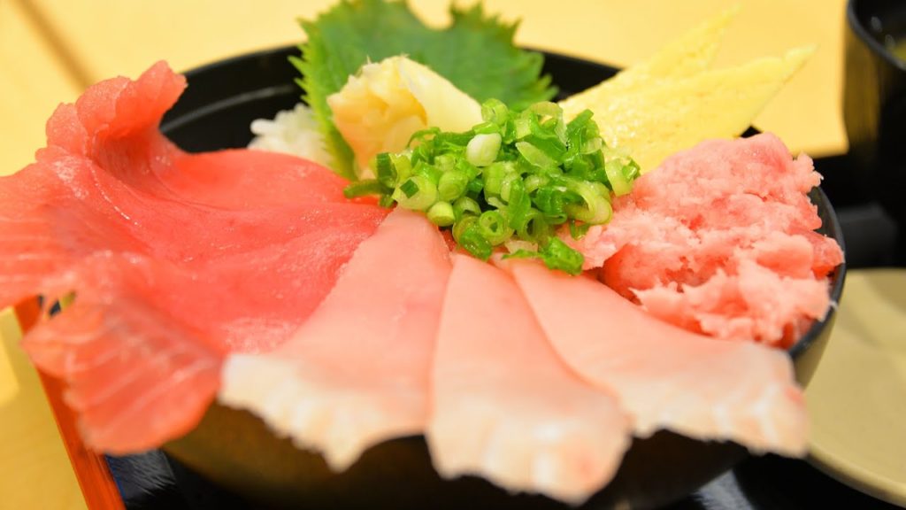 Tuna sashimi bowl of Numazu 駿河湾沼津S.A.でマグロづくしの海鮮丼:Gourmet Report グルメレポート Tuna sashimi bowl of Numazu 駿河湾沼津S.A.でマグロづくしの海鮮丼:Gourmet Report グルメレポート