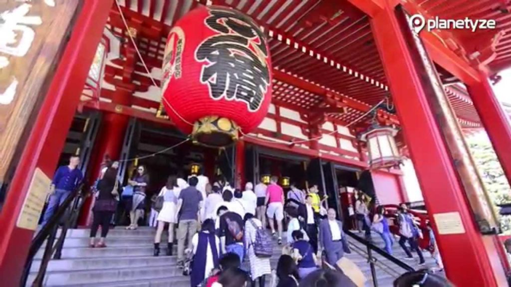 Asakusa, Tokyo - Exploring Shitamachi, shopping streets and temple | One Minute Japan Travel Guide