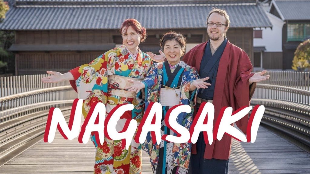 Koe Nagasaki kimonossa! Koe Nagasaki kimonossa!