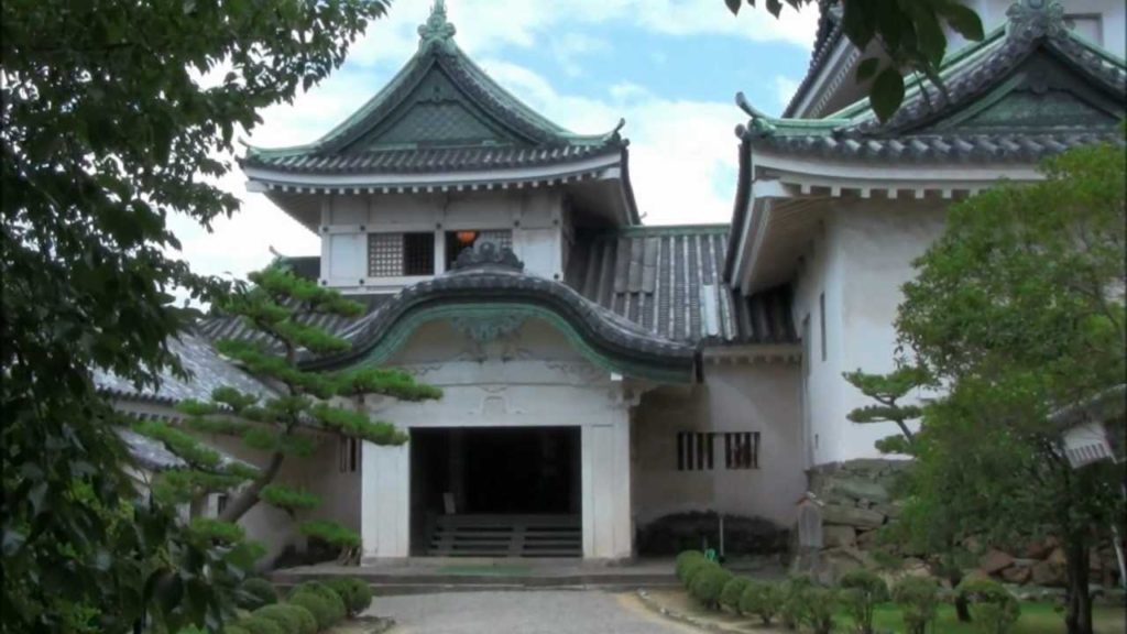 Wakayama castle sitting on Tiger Mountain!