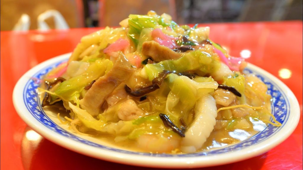 Sara-udon at a Chinese restaurant in Nagasaki 長崎の麺料理は皿うどんだが中華街の王鶴で締めに食べた:Gourmet Report グルメレポート Sara-udon at a Chinese restaurant in Nagasaki 長崎の麺料理は皿うどんだが中華街の王鶴で締めに食べた:Gourmet Report グルメレポート