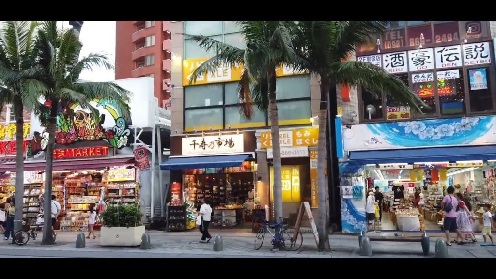 Okinawa Travel: Naha – Kokusai Dori and eating sea grapes (umi budo)! Okinawa Travel: Naha - Kokusai Dori and eating sea grapes (umi budo)!