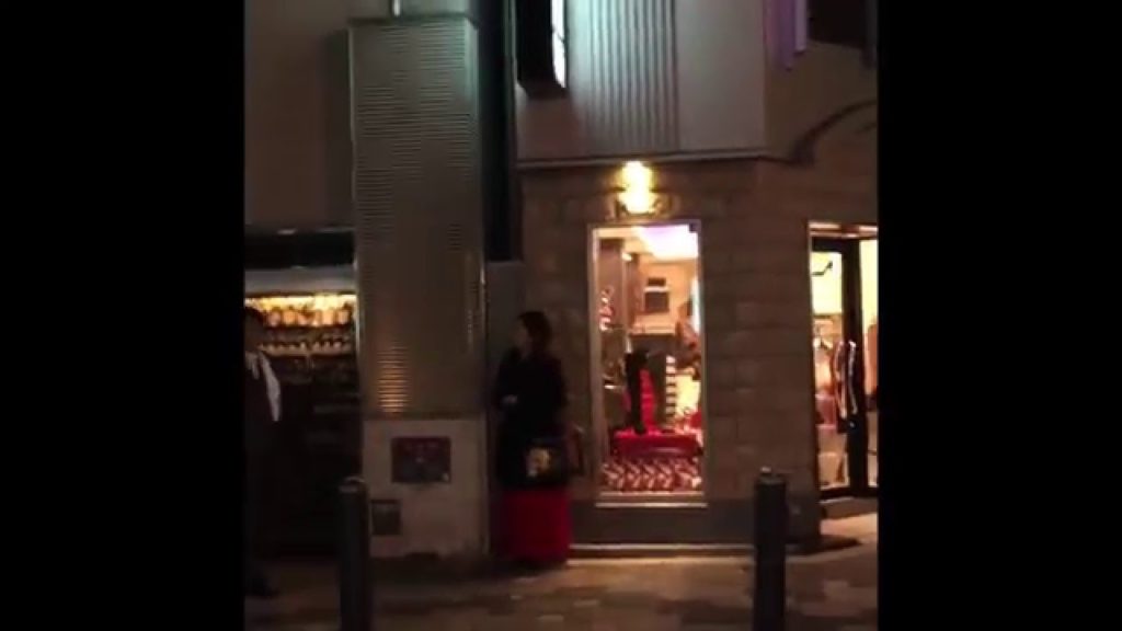 Travel - touring Osaka's Kitashinichi (北新地) area, where all the Hostess bars area