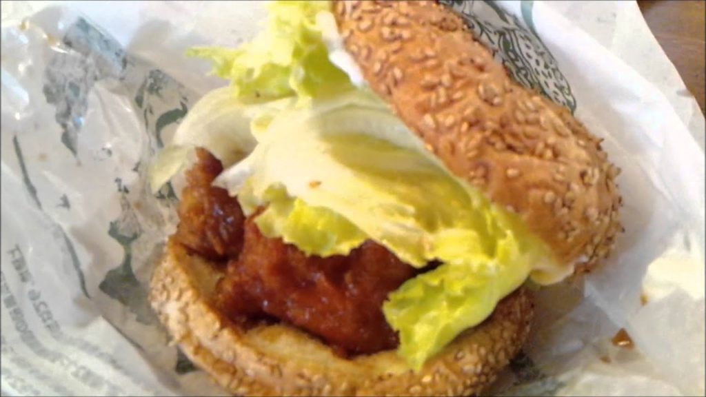 lucky pierrot [Hakodate] Popular hamburgers store チャイニーズチキンバーガー　函館の人気反バーがショップ「ラッキーピエロ」