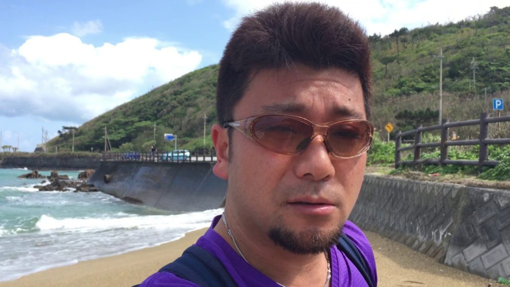 アキーラさん清掃活動!沖縄・大宜味村の海岸(ビーチ)中国や韓国からの大量のゴミ! アキーラさん清掃活動!沖縄・大宜味村の海岸(ビーチ)中国や韓国からの大量のゴミ!