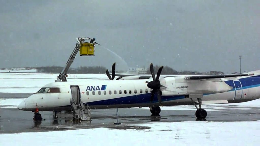 JA844A , DHC-8-402Q , ANA All Nippon Airways @ Hakodate Airport , Japan