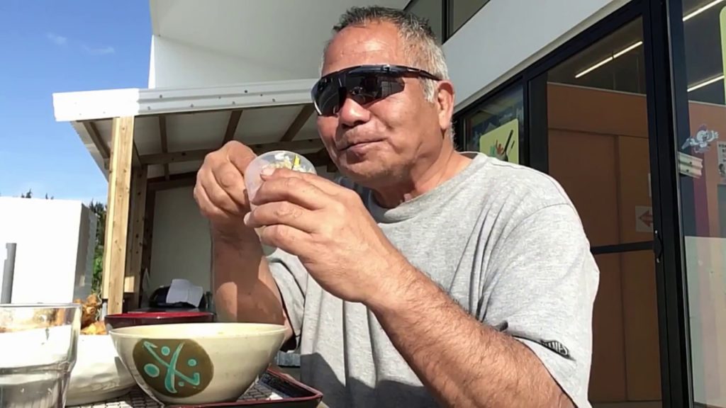 沖縄　道の駅　規模は小さいけどここにしかない美味しいモノが多い。羽地（ぱねじ）の道の駅　やんばるたまごに薬草天ぷら、オリジナルプリン、羽地食堂が美味い